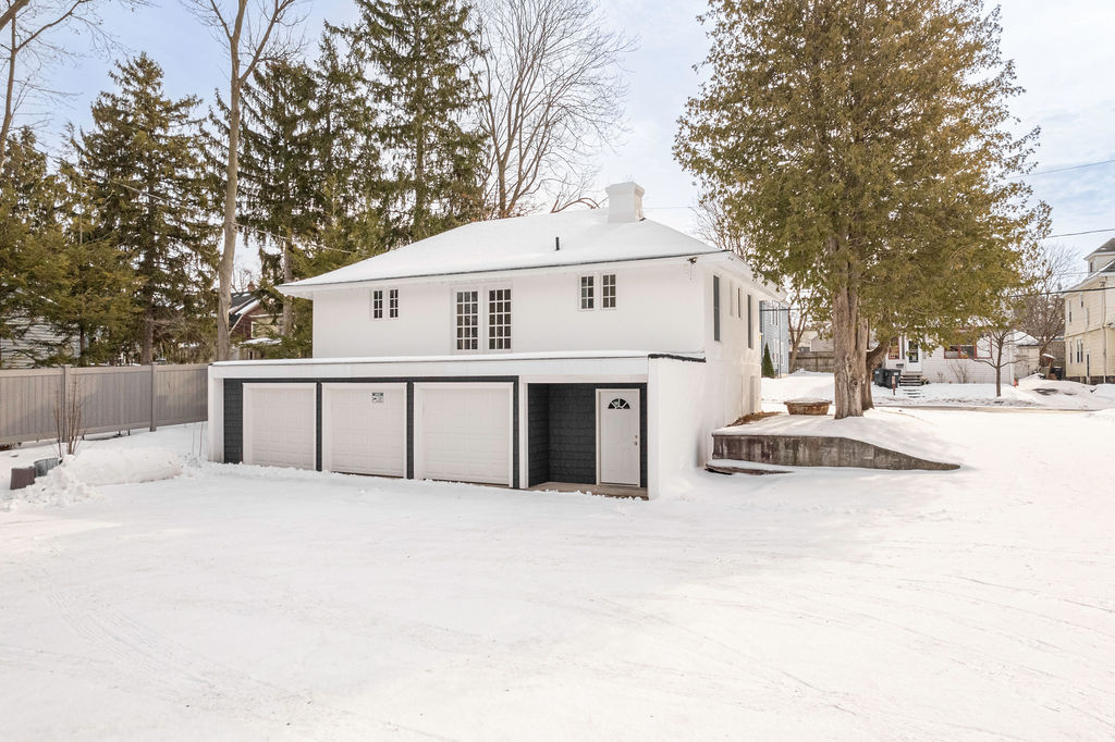 Exterior-0202